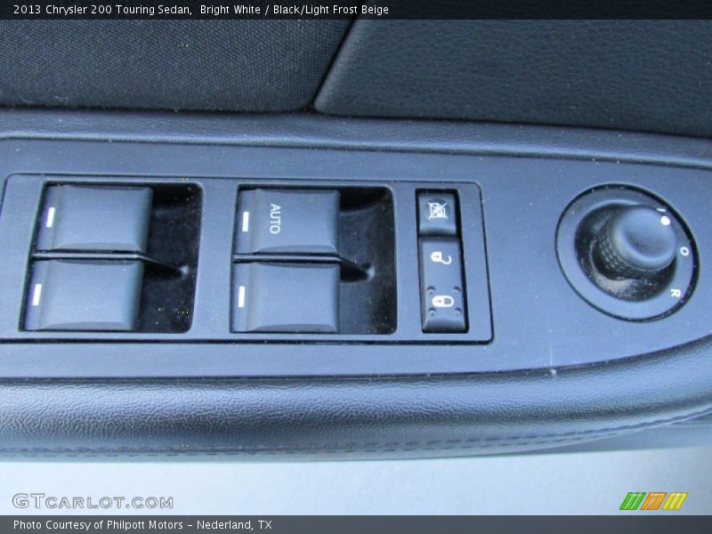 Bright White / Black/Light Frost Beige 2013 Chrysler 200 Touring Sedan