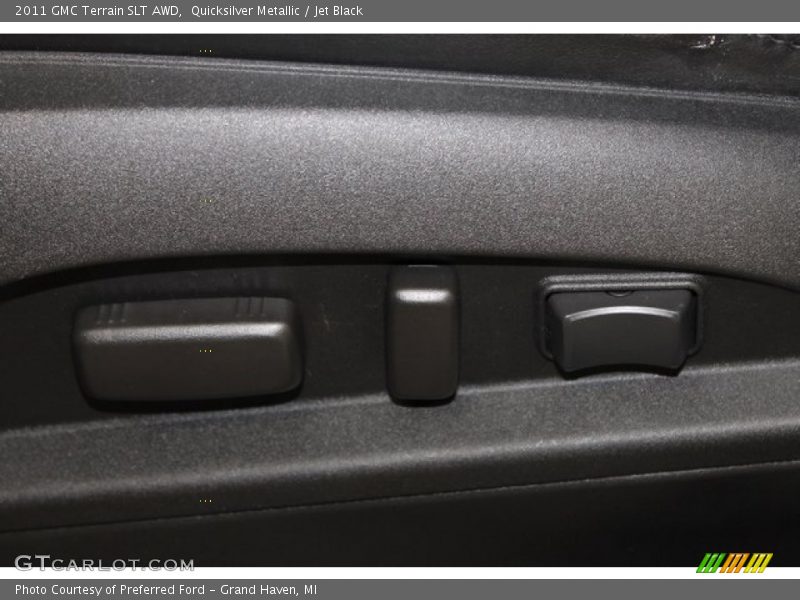 Quicksilver Metallic / Jet Black 2011 GMC Terrain SLT AWD