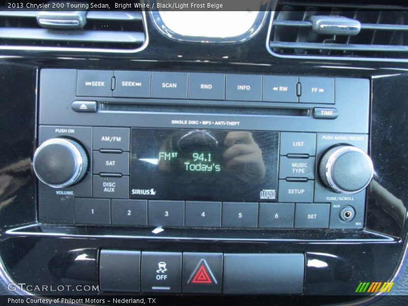 Bright White / Black/Light Frost Beige 2013 Chrysler 200 Touring Sedan