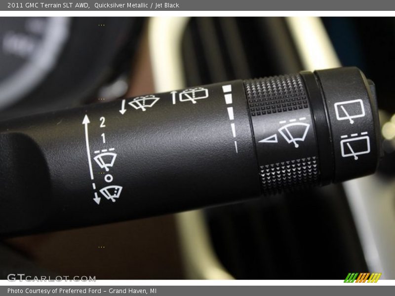 Quicksilver Metallic / Jet Black 2011 GMC Terrain SLT AWD