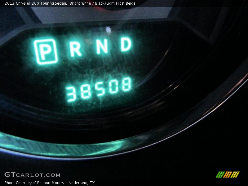 Bright White / Black/Light Frost Beige 2013 Chrysler 200 Touring Sedan