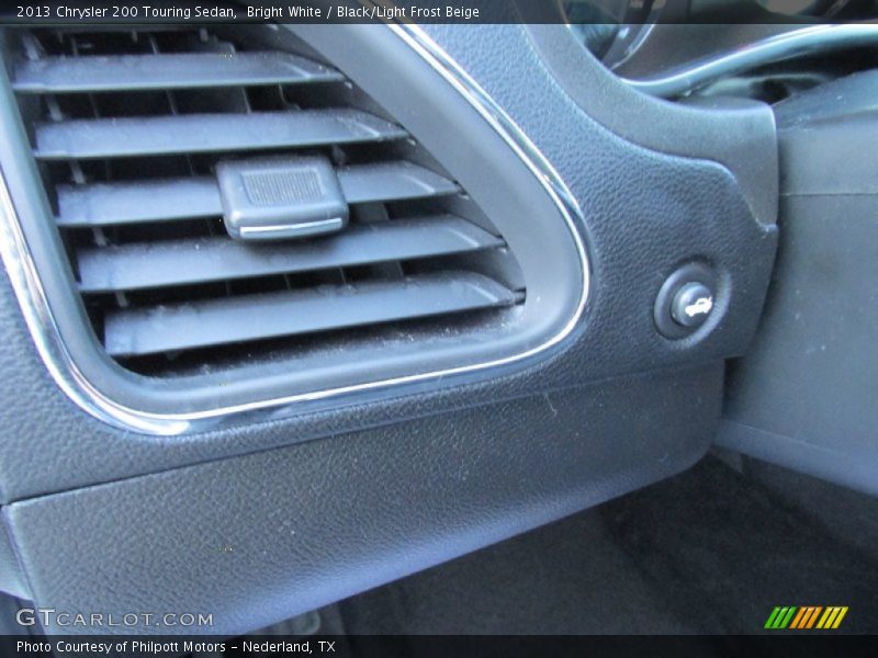 Bright White / Black/Light Frost Beige 2013 Chrysler 200 Touring Sedan