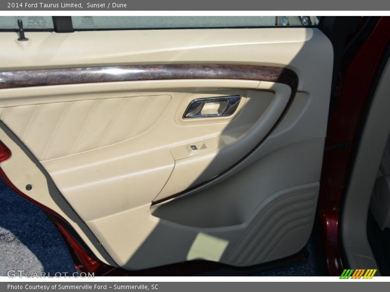 Sunset / Dune 2014 Ford Taurus Limited