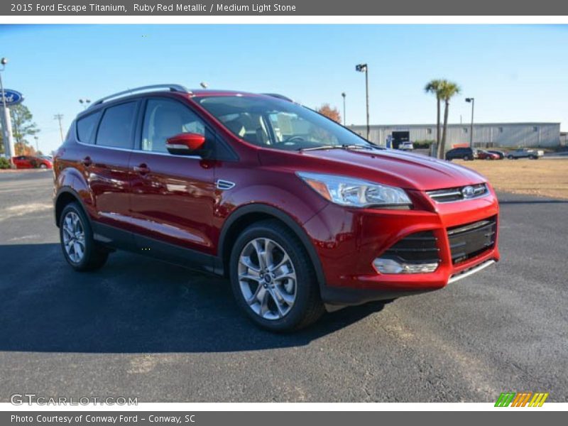 Front 3/4 View of 2015 Escape Titanium