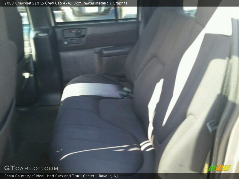 Light Pewter Metallic / Graphite 2003 Chevrolet S10 LS Crew Cab 4x4