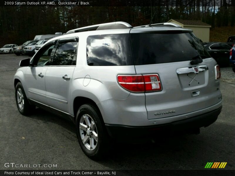 Quicksilver / Black 2009 Saturn Outlook XR AWD