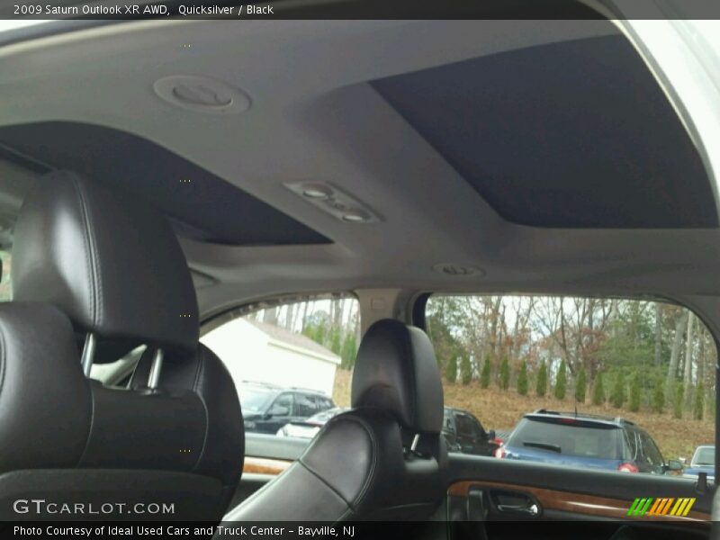 Quicksilver / Black 2009 Saturn Outlook XR AWD