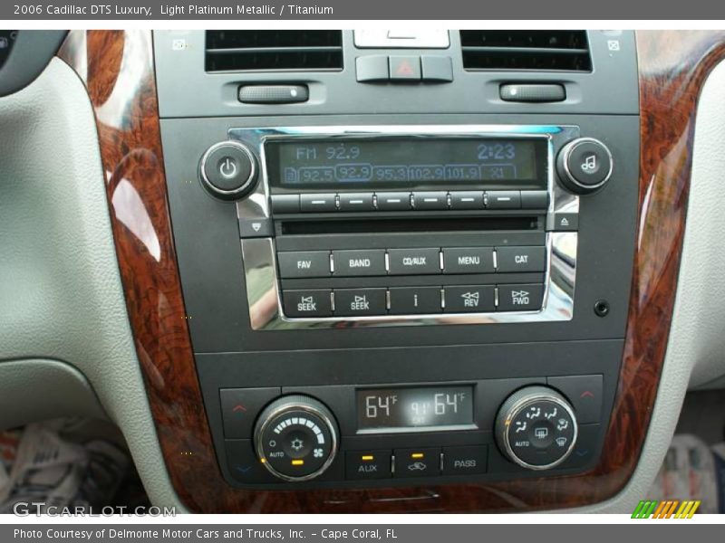 Light Platinum Metallic / Titanium 2006 Cadillac DTS Luxury