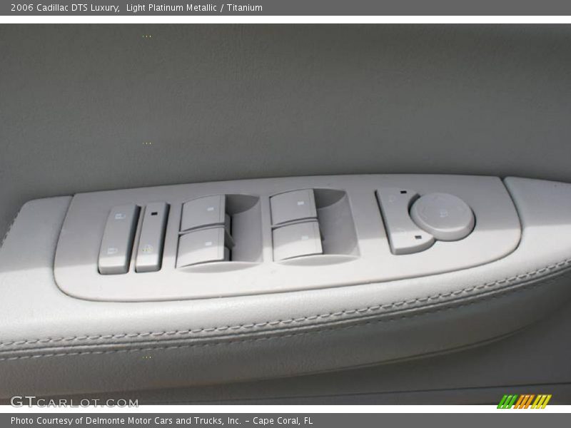 Light Platinum Metallic / Titanium 2006 Cadillac DTS Luxury
