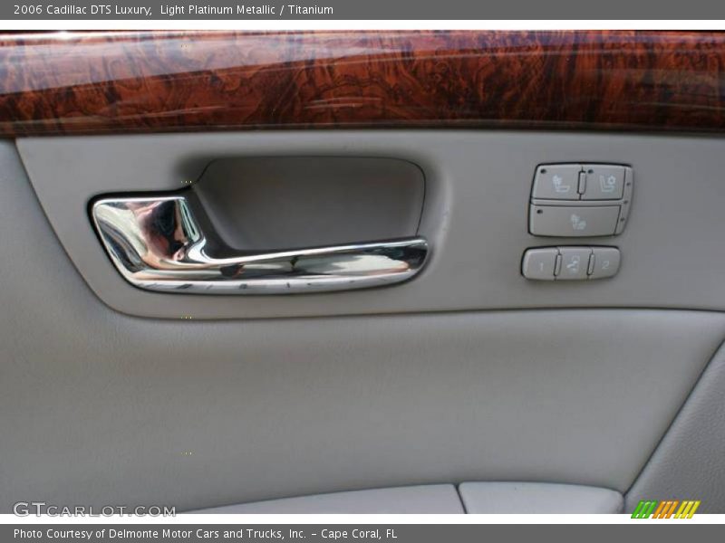 Light Platinum Metallic / Titanium 2006 Cadillac DTS Luxury