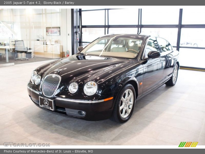 Ebony Black / Barley 2005 Jaguar S-Type 4.2