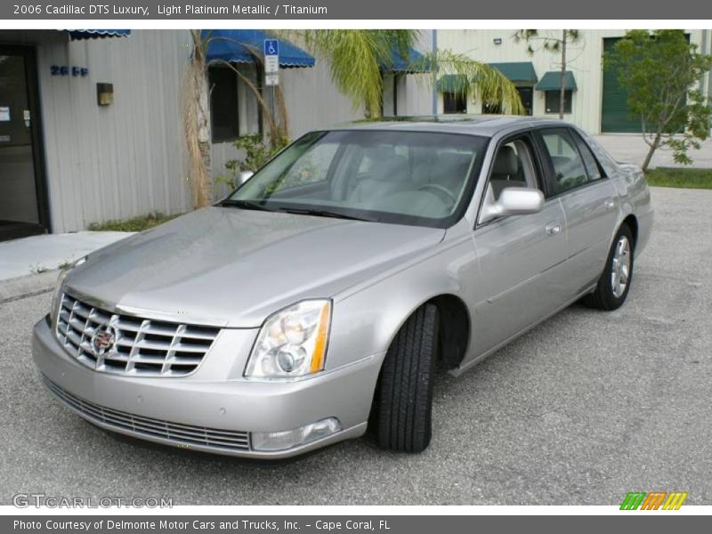 Light Platinum Metallic / Titanium 2006 Cadillac DTS Luxury