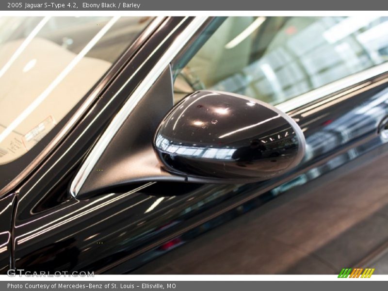 Ebony Black / Barley 2005 Jaguar S-Type 4.2