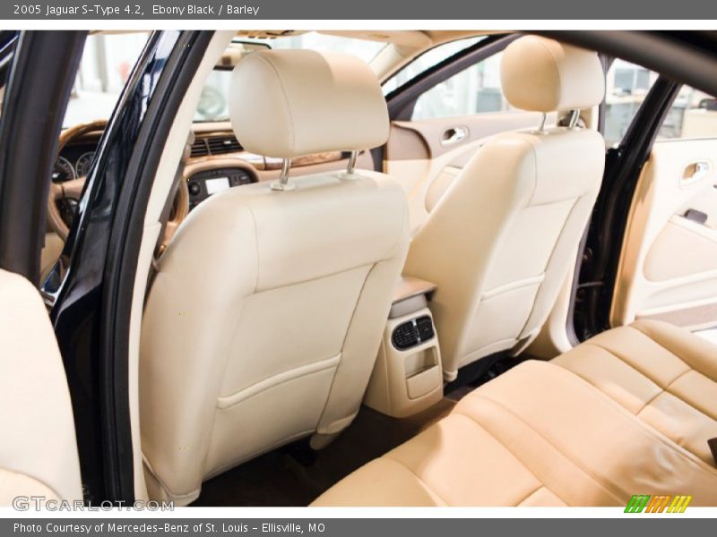 Ebony Black / Barley 2005 Jaguar S-Type 4.2