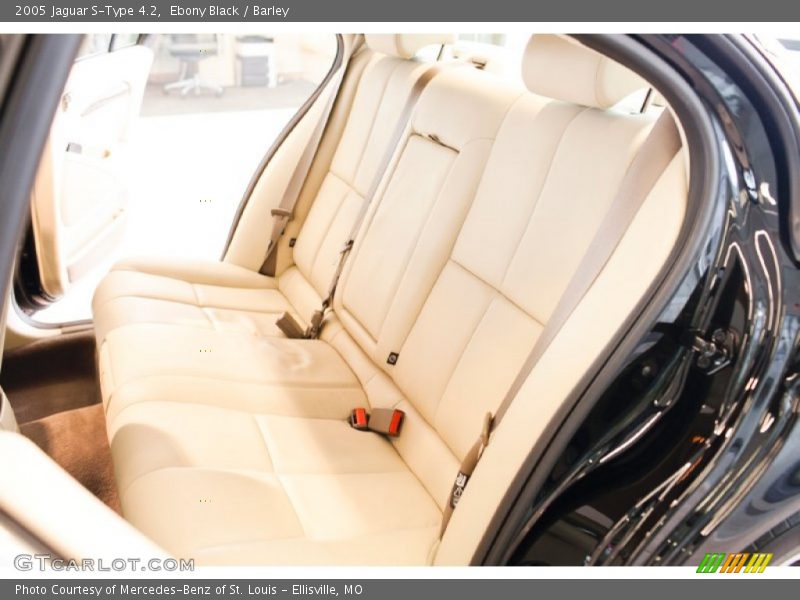 Ebony Black / Barley 2005 Jaguar S-Type 4.2