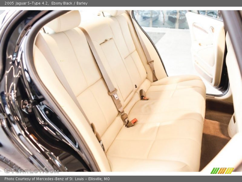 Ebony Black / Barley 2005 Jaguar S-Type 4.2