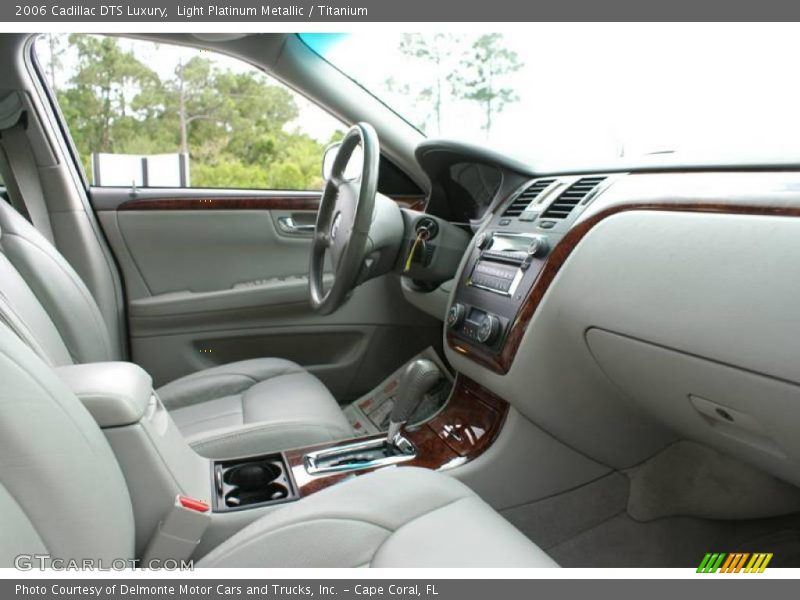 Light Platinum Metallic / Titanium 2006 Cadillac DTS Luxury