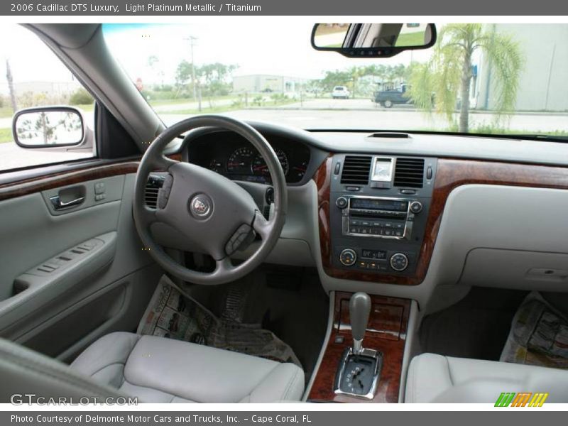 Light Platinum Metallic / Titanium 2006 Cadillac DTS Luxury