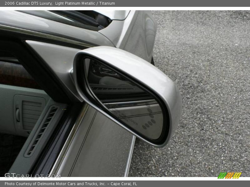 Light Platinum Metallic / Titanium 2006 Cadillac DTS Luxury