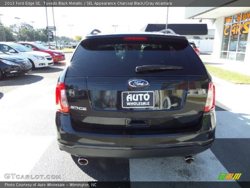 Tuxedo Black Metallic / SEL Appearance Charcoal Black/Gray Alcantara 2013 Ford Edge SE