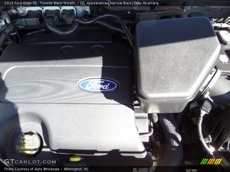 Tuxedo Black Metallic / SEL Appearance Charcoal Black/Gray Alcantara 2013 Ford Edge SE
