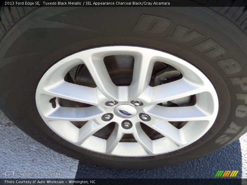 Tuxedo Black Metallic / SEL Appearance Charcoal Black/Gray Alcantara 2013 Ford Edge SE