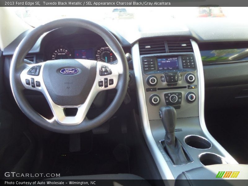 Tuxedo Black Metallic / SEL Appearance Charcoal Black/Gray Alcantara 2013 Ford Edge SE