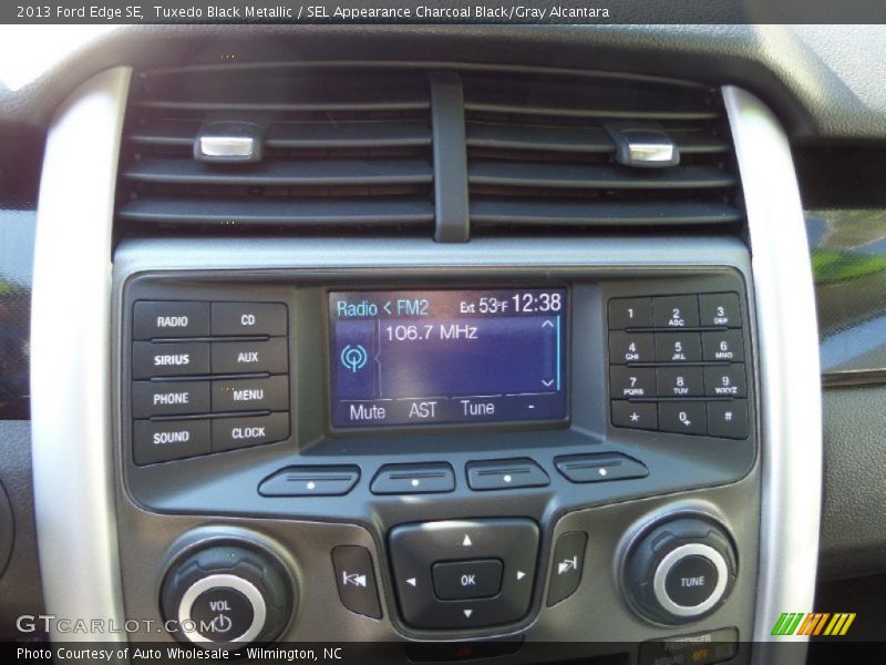 Tuxedo Black Metallic / SEL Appearance Charcoal Black/Gray Alcantara 2013 Ford Edge SE