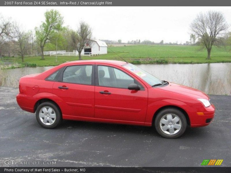 Infra-Red / Charcoal/Light Flint 2007 Ford Focus ZX4 SE Sedan