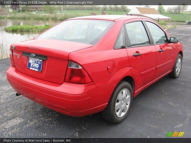 Infra-Red / Charcoal/Light Flint 2007 Ford Focus ZX4 SE Sedan