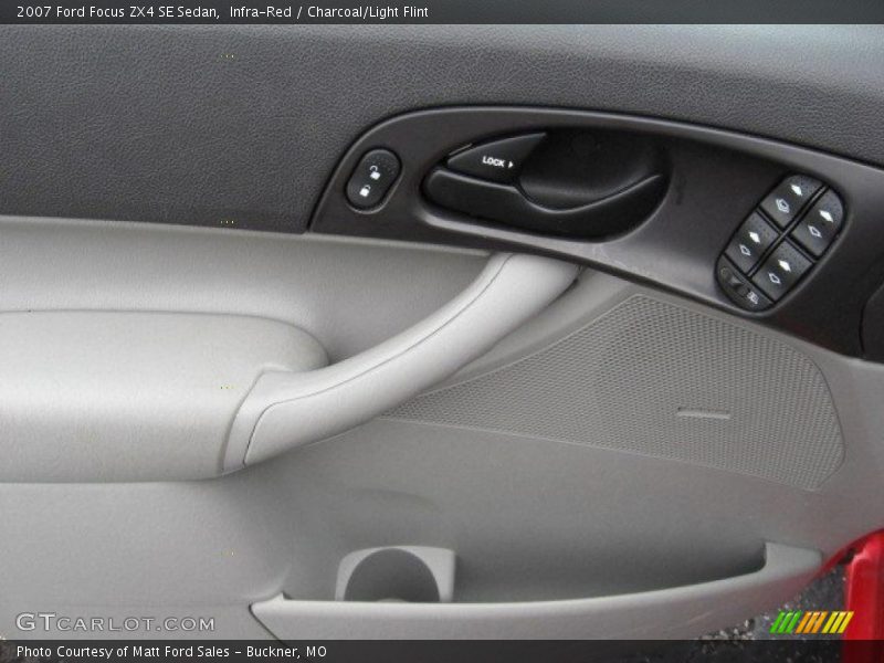 Infra-Red / Charcoal/Light Flint 2007 Ford Focus ZX4 SE Sedan