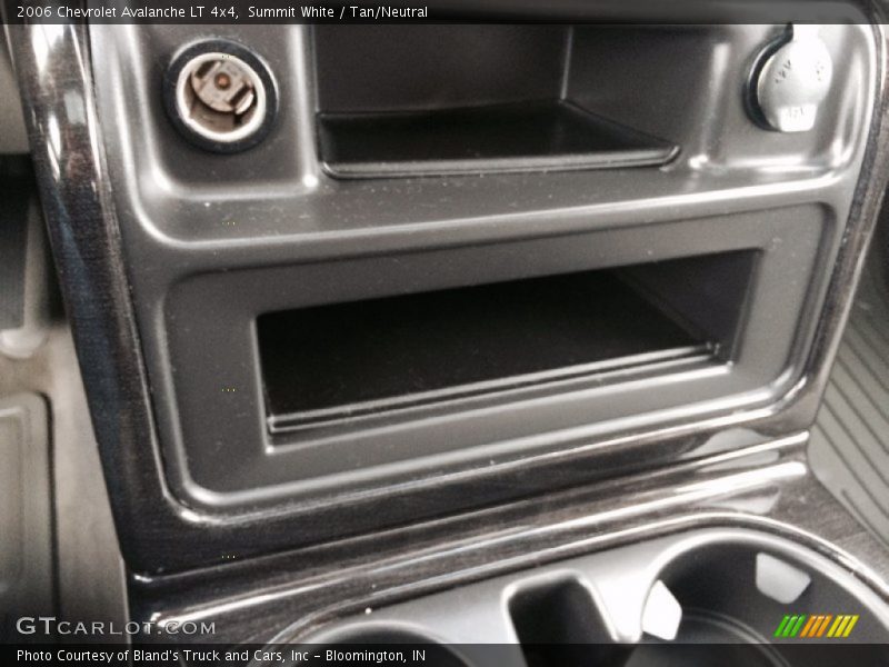 Summit White / Tan/Neutral 2006 Chevrolet Avalanche LT 4x4