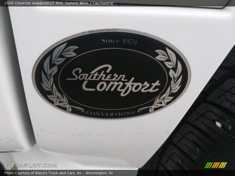 Summit White / Tan/Neutral 2006 Chevrolet Avalanche LT 4x4