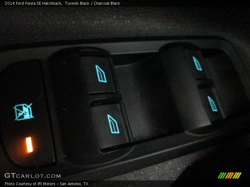 Tuxedo Black / Charcoal Black 2014 Ford Fiesta SE Hatchback