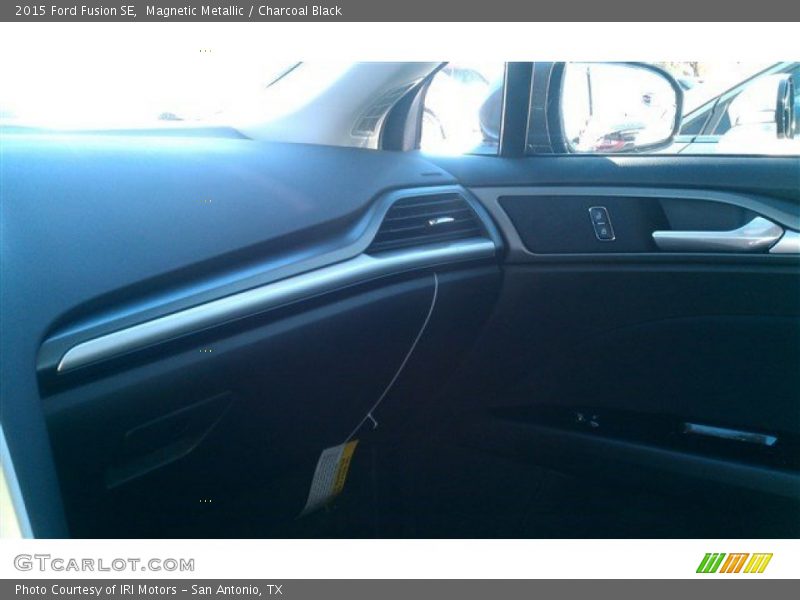 Magnetic Metallic / Charcoal Black 2015 Ford Fusion SE