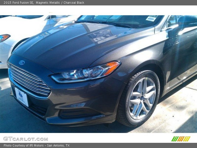 Magnetic Metallic / Charcoal Black 2015 Ford Fusion SE