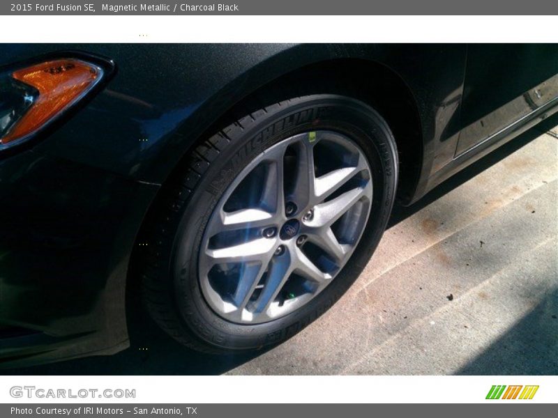 Magnetic Metallic / Charcoal Black 2015 Ford Fusion SE