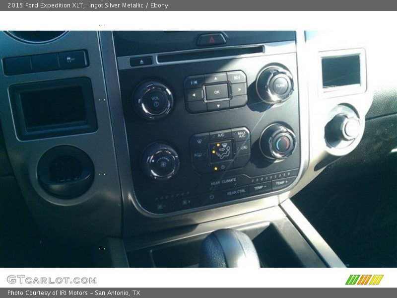 Ingot Silver Metallic / Ebony 2015 Ford Expedition XLT