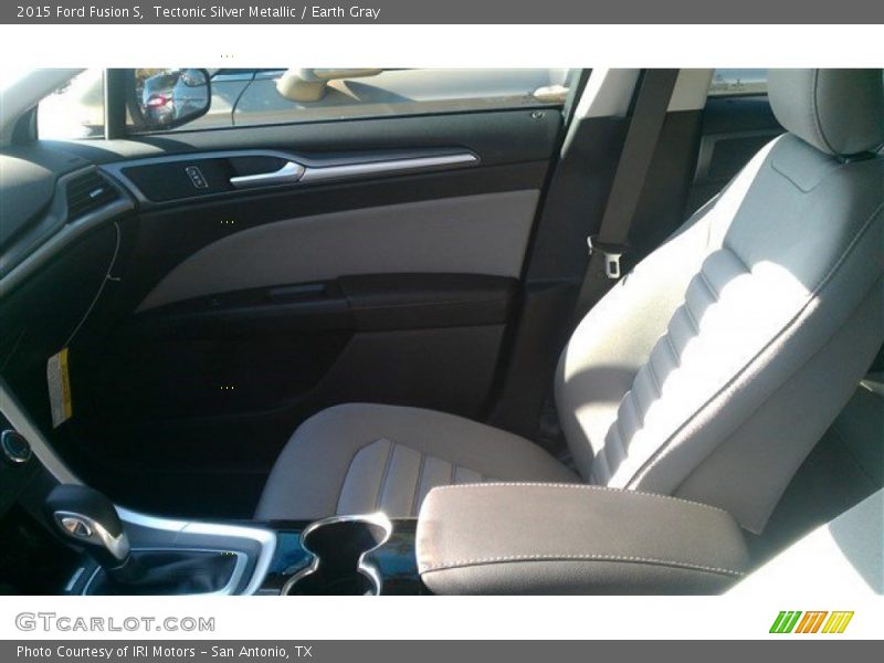 Tectonic Silver Metallic / Earth Gray 2015 Ford Fusion S