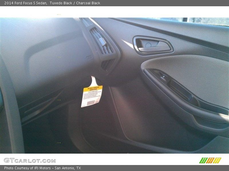 Tuxedo Black / Charcoal Black 2014 Ford Focus S Sedan