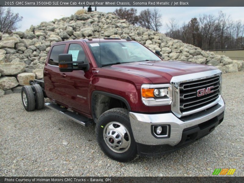 Front 3/4 View of 2015 Sierra 3500HD SLE Crew Cab 4x4 Dual Rear Wheel Chassis