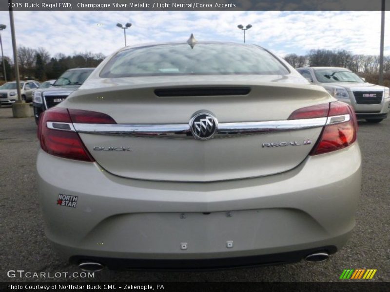 Champagne Silver Metallic / Light Neutral/Cocoa Accents 2015 Buick Regal FWD