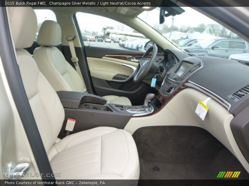 Champagne Silver Metallic / Light Neutral/Cocoa Accents 2015 Buick Regal FWD