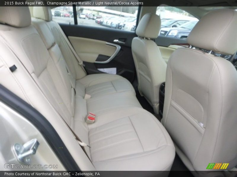 Champagne Silver Metallic / Light Neutral/Cocoa Accents 2015 Buick Regal FWD