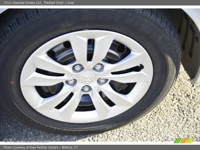 Radiant Silver / Gray 2011 Hyundai Sonata GLS