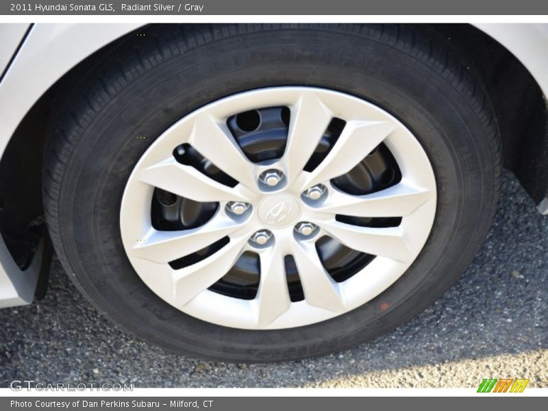 Radiant Silver / Gray 2011 Hyundai Sonata GLS