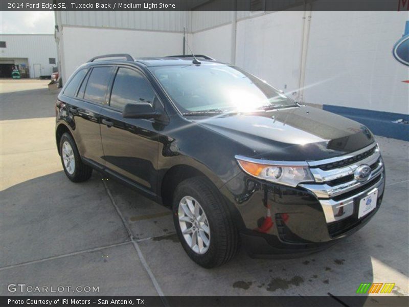 Tuxedo Black / Medium Light Stone 2014 Ford Edge SE