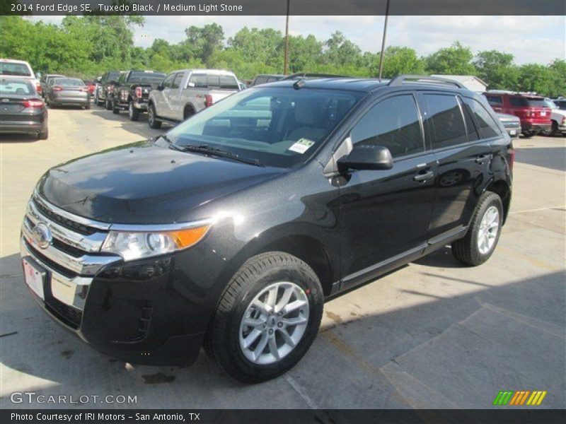 Tuxedo Black / Medium Light Stone 2014 Ford Edge SE
