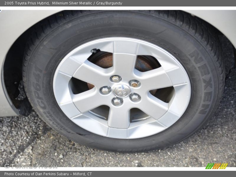 Millenium Silver Metallic / Gray/Burgundy 2005 Toyota Prius Hybrid