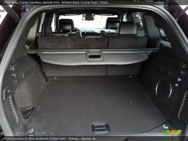 Brilliant Black Crystal Pearl / Black 2015 Jeep Grand Cherokee Altitude 4x4